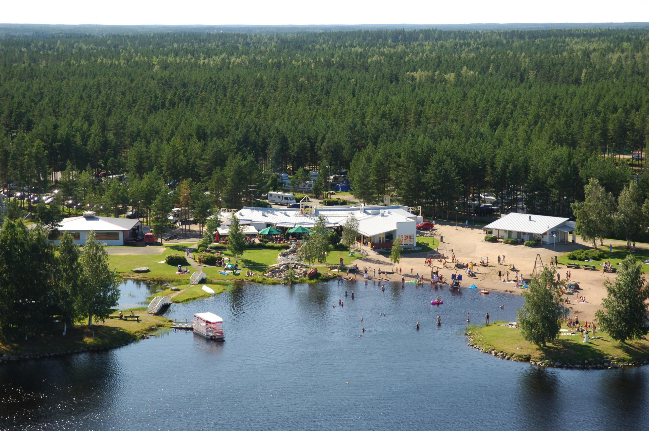Peräseinäjoen Kalajärven matkailukeskus sijaitsee Kalajärven järven rannalla