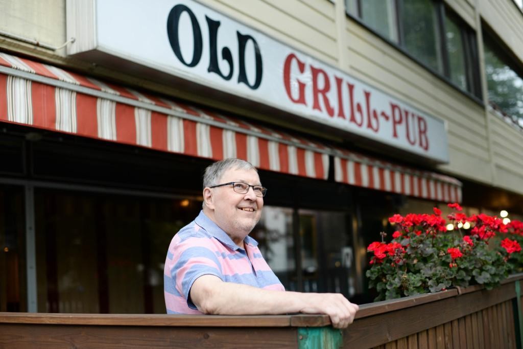 Hannu Perälän luotsaama Old Grill Pub on legendaarinen kuppila Koulukadun varressa.